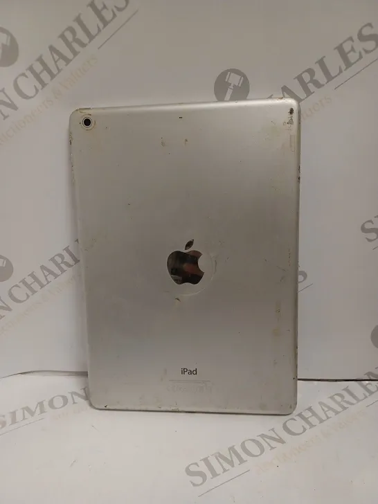 APPLE IPAD MODEL A1474 SILVER