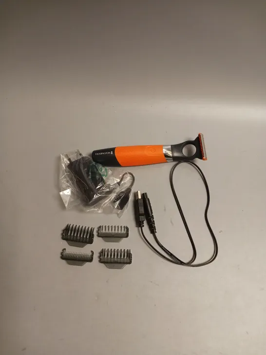 BOXED REMINGTON DUALBLADE BEARD TRIMMER IN ORANGE AND BLACK INCLUDES 4 COMBS