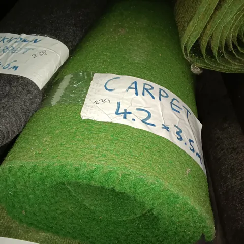 ROLL OF GREEN CARPET - 4.2 X 3.5M
