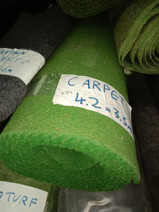 ROLL OF GREEN CARPET - 4.2 X 3.5M