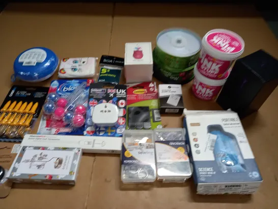 LOT OF APPROXIMATELY 20 ASSORTED HOUSEHOLD ITEMS TO INCLUDE THE PINK STUFF, OPTICAL MICROSCOPE AND DIGITL FOOD THERMOMETER