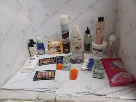 LOT OF APPROXIMATELY 20 ASSORTED COSMETIC GOODS TO INCLUDE: WET N WILD ROSE IN THE AIR, THE BODY SHOP CONDITIONER SHEA, AND THE BODY SHOP LATHER AND SLATHER SET ETC.