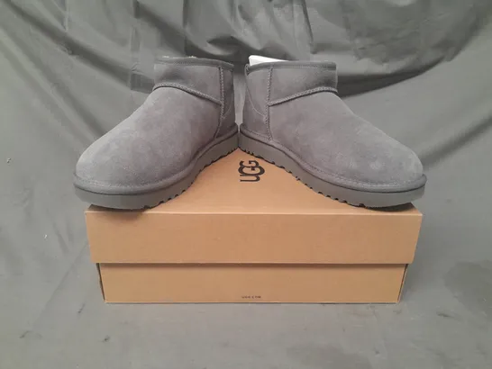 BOXED PAIR OF UGG CLASSIC ULTRA SHOES IN GREY/GREEN UK SIZE 9