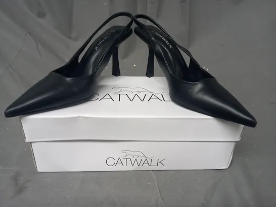 BOXED PAIR OF CATWALK CLOSED POINTED TOE HEELED SHOES IN BLACK UK SIZE 4