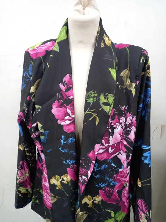 FOREVER UNIQUE BELTED BLAZER IN FLORAL DESIGN - UK 18