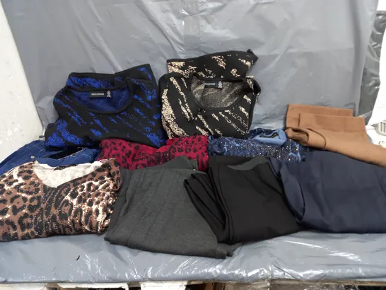 BOX OF APPROXIMATELY 10 ASSORTED PIECES OF CLOTHING IN VARIOUS STYLES, SIZES, AND BRANDS 