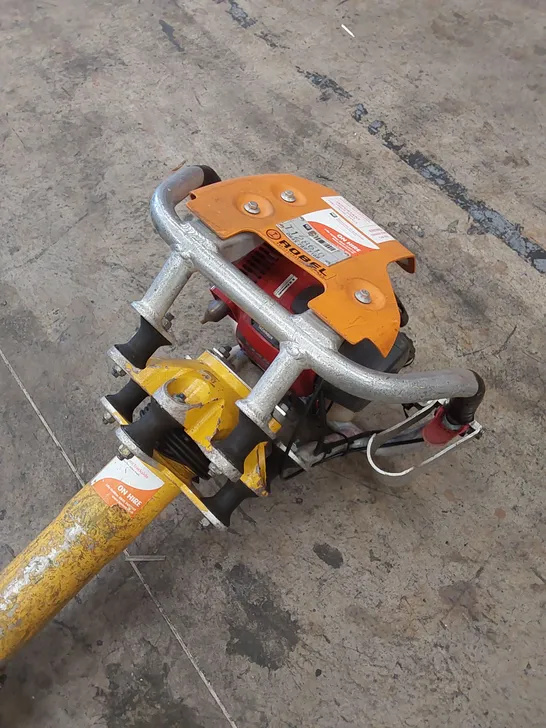 ROBEL 62.05 2 STROKE VERTICAL TAMPER - RAILWAY MAINTENANCE TOOL