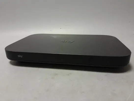 SKY Q BOX - ES130