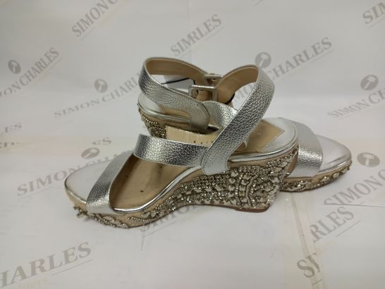 MODA WEDGE SANDAL SILVER WITH STUDS EU SIZE 39