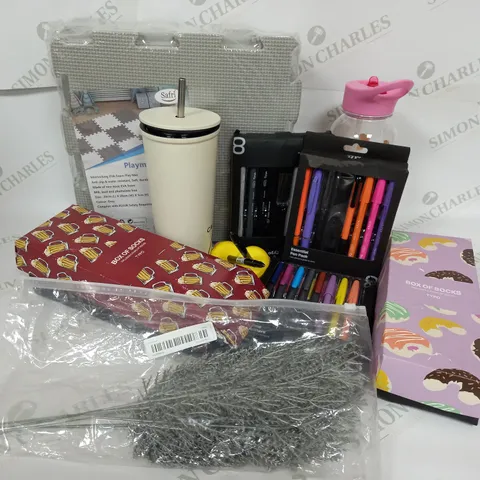 APPROXIMATELY 20 ASSORTED TYPO PRODUCTS TO INCLUDE METAL SMOOTHIE CUP, PLAYMATS, BOX OF SOCKS, ESSENTIAL PEN PACK 