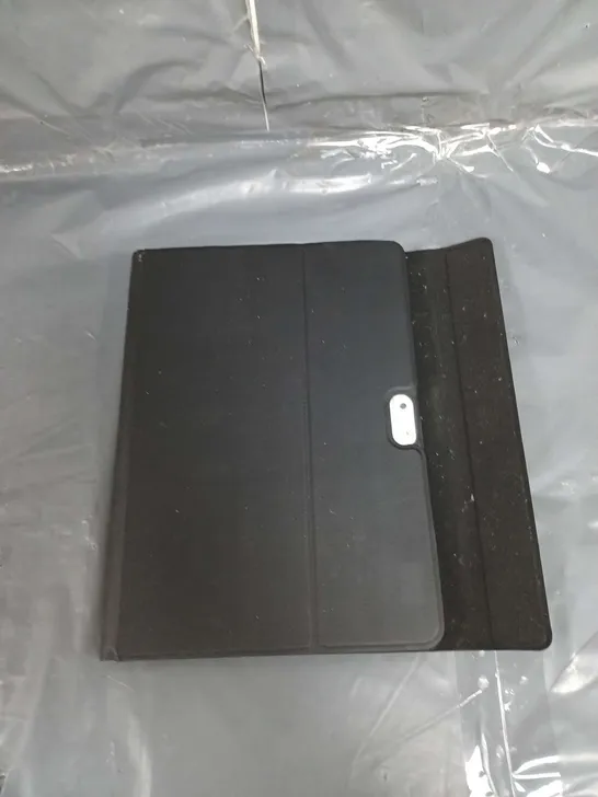 UNBOXED 8.5" WHITE TABLET WITH FOLDING CASE 