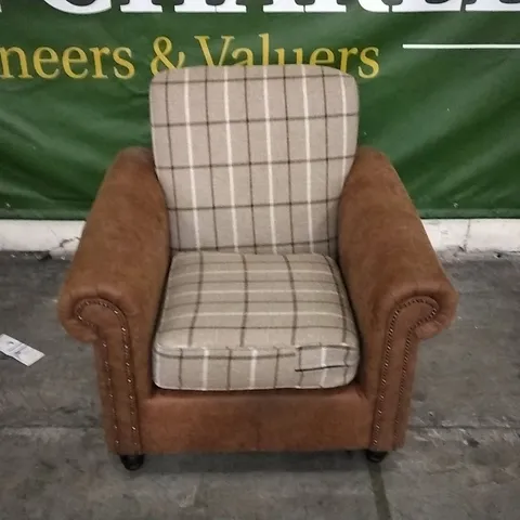 QUALITY DESIGNER TAN LEATHER ARMCHAIR WITH BEIGE CHECKED CUSHIONS