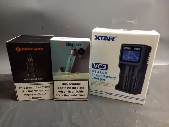 APPROXIMATELY 20 VAPES, E-CIGARETTES & ACCESSORIES TO INCLUDE GEEKVAPE AEGIS LEGEND III, XTAR VC2 BATTERY CHARGER, ASPIRE BP STIK, ETC