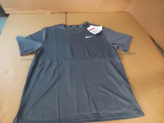 NIKE RUNNING GREY T-SHIRTS - L