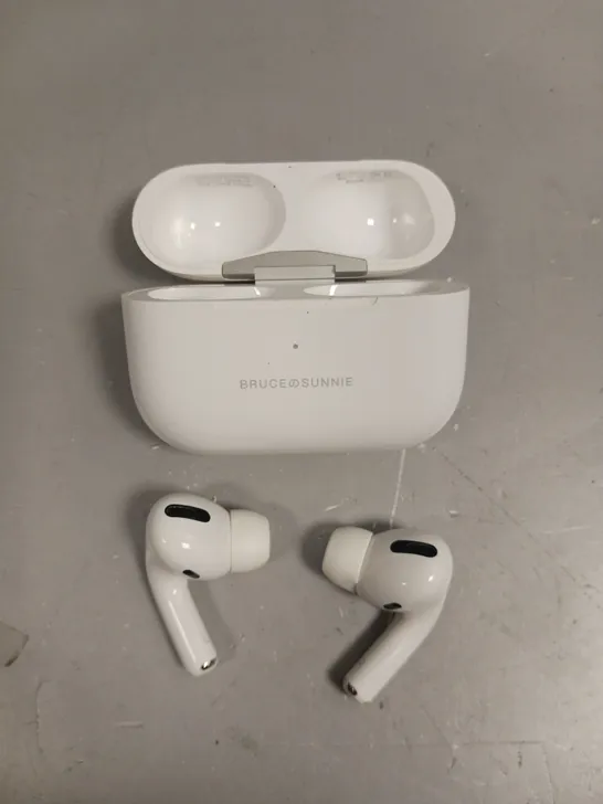 APPLE AIRPODS PRO WIRELESS EARPHONES 