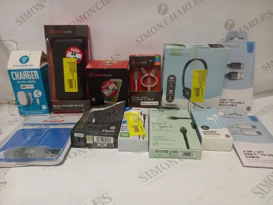 BOX TO CONTAIN APPROX. 20 ASSORTED ELECTRONIC & TECH PRODUCTS, INCLUDES EARPHONES, CARD READER, CHARGING CABLES, POWER BANK ETC 