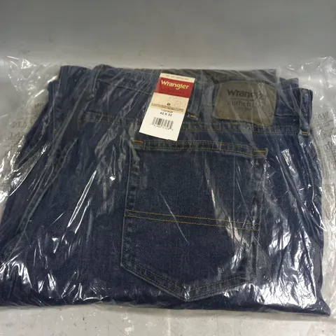 BRAND NEW WRANGLER AUTHENTICS JEANS - 42X32 