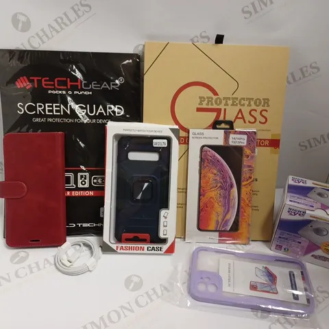 BOX OF APPROX 15 ITEMS INCLUDING ASSORTED SCREEN PROTECTORS, PHONE CASES AND CABLES