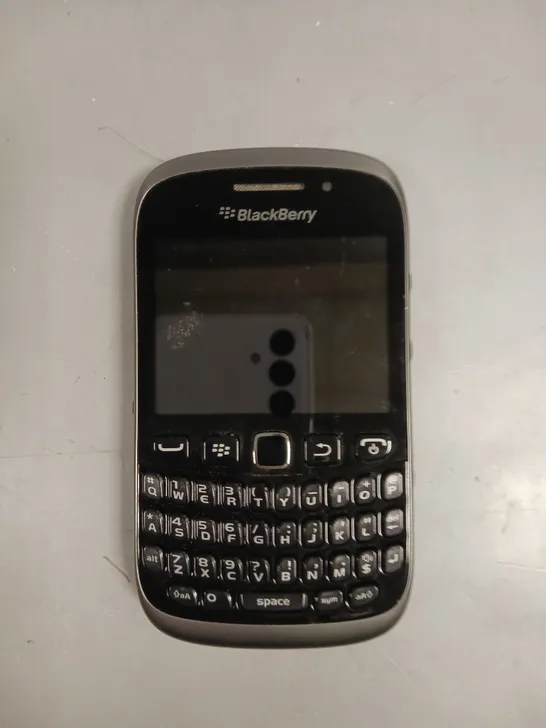 BLACKBERRY 9320 MOBILE PHONE 