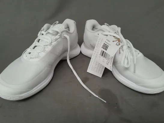 BOXED PAIR OF ADIDAS AVACOURT 2 SHOES IN WHITE UK SIZE 5.5