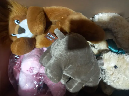 BOX OF APPROXIMATELY 10 ASSORTED SOFT PLUSH TOYS TO INCLUDE JELLYCAT AMUSEABLE GINGERBREAD HOUSE, KEEL TOYS COW, ELC DINOSAUR, ETC