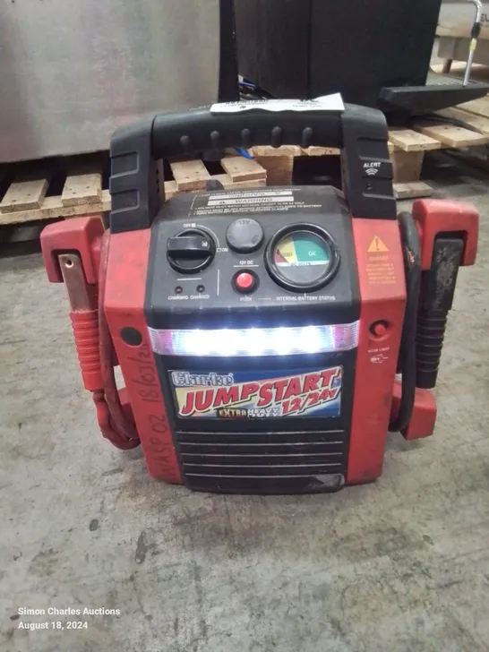 CLARKE EXTRA HEAVY DUTY JUMP START 12/24V WITH WORK LIGHT