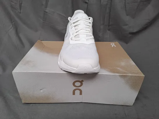 BOXED PAIR OF ON CLOUDPULSE SHOES IN WHITE UK SIZE 8