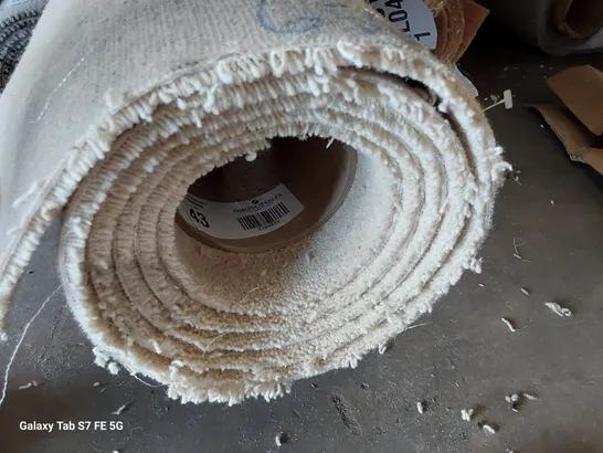 ROLL OF QUALITY SESAME CARPET APPROXIMATELY 5M × 2.69M