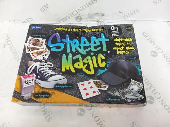 BOXED JOHN ADAMS STREET MAGIC SET