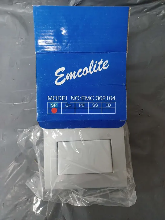 LOT CONTAINING APPROXIMATELY 200 EMCOLITE SWITCHES MODEL EMC:027 AND 300 EMCOLITE SWITCHES MODEL EMC:362104