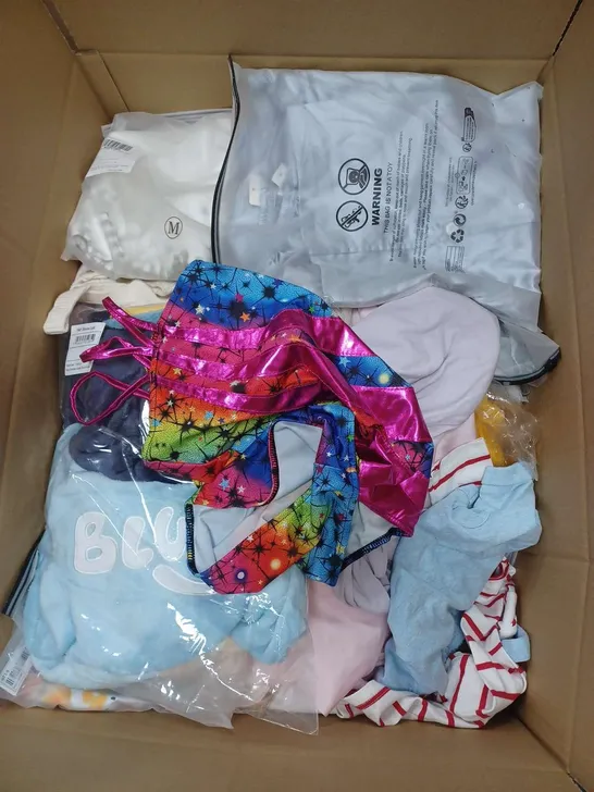 BOX OF APPROXIMATELY 30 ASSORTED CHILDRENS ITEMS TO INCLUDE - TROUSERS , JUMPER , T-SHIRT ETC