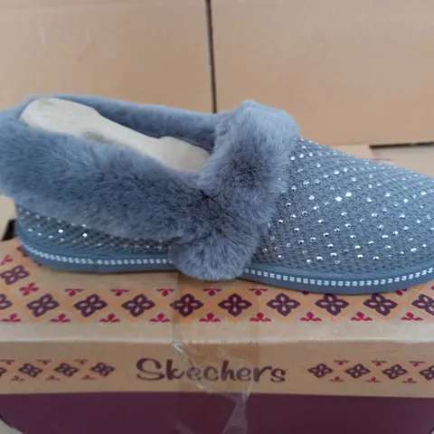 BOXED PAIR SKECHERS COZY SLIPPERS - CHARCOAL - UK SIZE 4