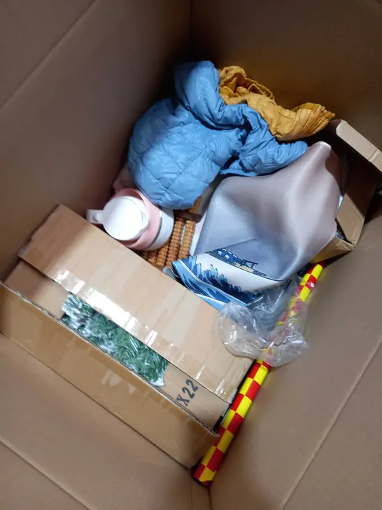 BOX OF APPROXIMATELY 15 ITEMS TO INCLUDE CHRISTMAS DECORATION, FOLDABLE KETTLE, KIDS BODY WARMERS ETC