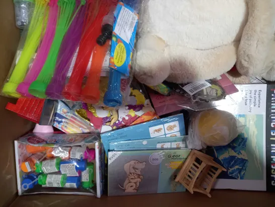 BOX OF APPROXIMATELY 20 ASSORTED TOYS AND GAMES TO INCLUDE PROJECT SWISH BASKETBALL NET, OOLY WINDOW CLING ART KIT, HAPELLO MINI VEHICLES, ETC