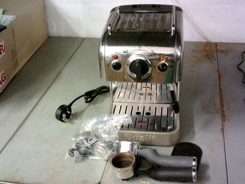 DUALIT COFFEE MACHINE 15 BAR PRESSURE