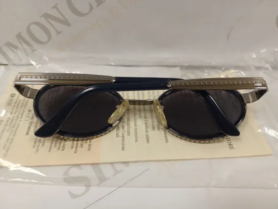 BOX OF APPROX 10 PAIRS OF POLICE 2399 SUNGLASSES 