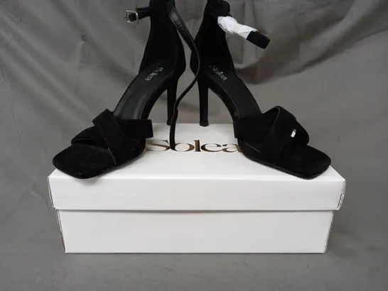 BOXED PAIR OF SOLEA LOLA SUEDETTE OPEN TOE HEELED SANDALS IN BLACK EU SIZE 36