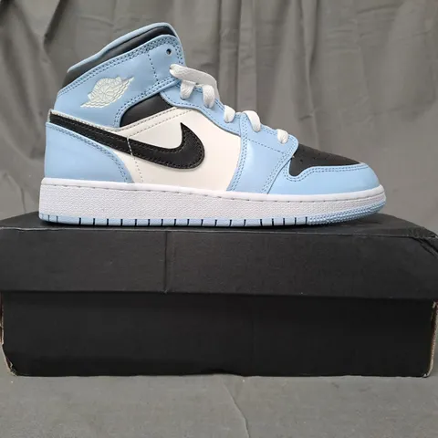 BOXED PAIR OF NIKE AIR JORDAN 1 MID SHOES IN BLUE/BLACK/WHITE UK SIZE 5