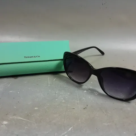 TIFFANY & CO TF4048 BLACK FRAMED SUNGLASSES 