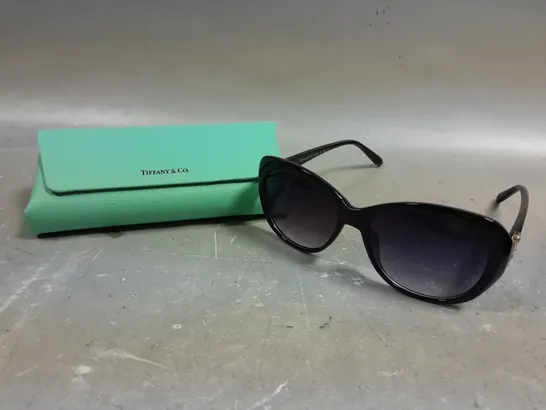 TIFFANY & CO TF4048 BLACK FRAMED SUNGLASSES 