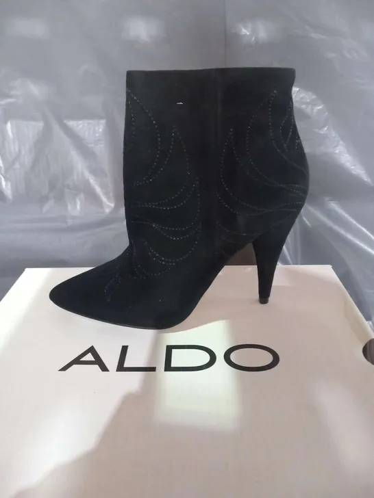 BOXED ALDO DEENA BLACK SUEDE SIZE 3