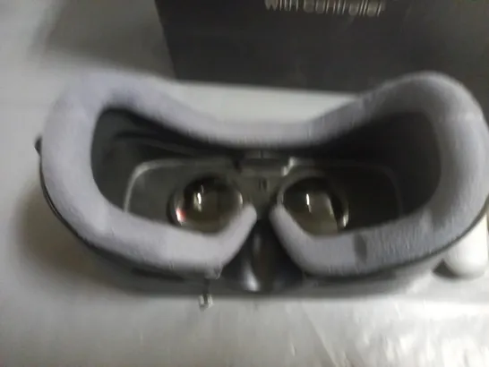 SAMSUNG GEAR VR WITH CONTROLLER