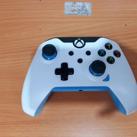 PDP ION WHITE WIRED XBOX CONTROLLER