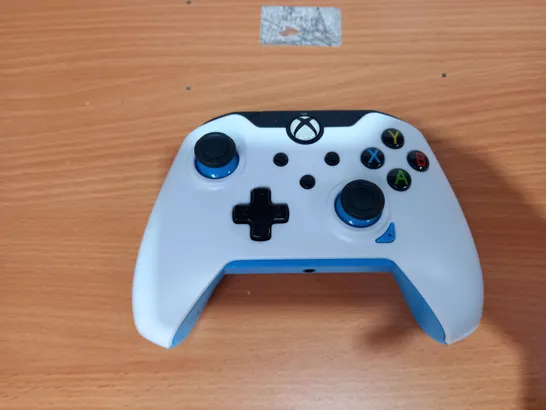 PDP ION WHITE WIRED XBOX CONTROLLER