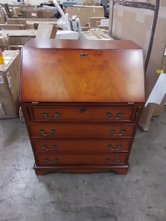 LARGE GEORGIAN STYLE MAHOGAY BUREAU/WRITING DESK 