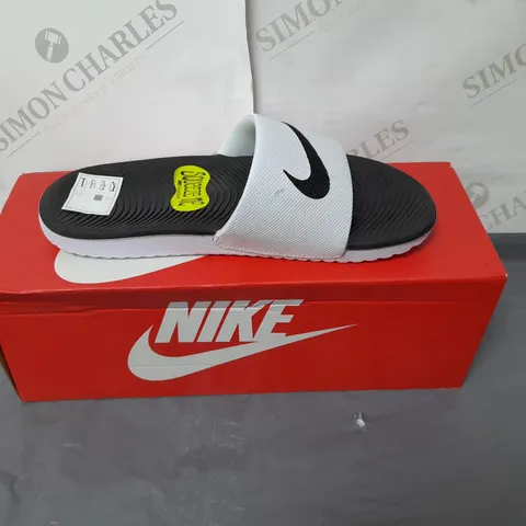 NIKE KAWA SLIDERS WHITE SIZE 4.5