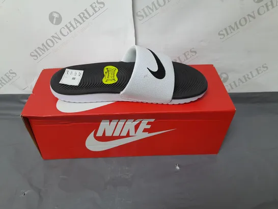 NIKE KAWA SLIDERS WHITE SIZE 4.5