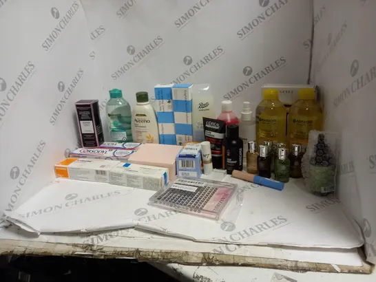 BOX OF ASSORTED COSMETICS TO INCLUDE MANSCAPED, GARNIER, MOLTON BROWN ETC 