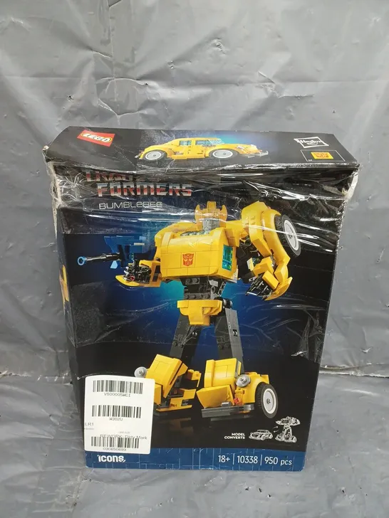 BOXED LEGO TRANSFORMERS BUMBLEBEE SET - 10338