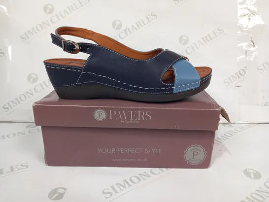 BOXED PAIR OF PAVERS OPEN TOE CROSS OVER WEDGE SANDALS IN NAVY BLUE EU SIZE 40